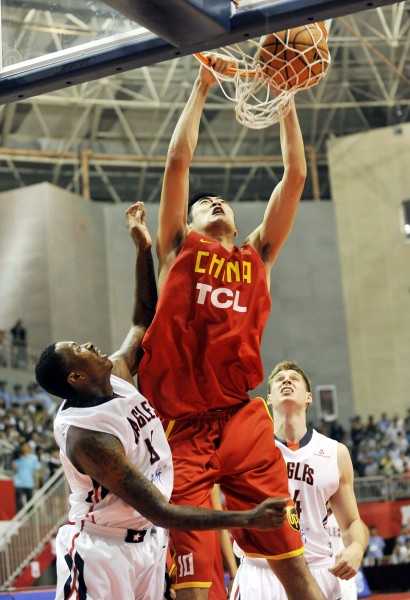 对手门将送礼 尼斯主场胜里尔