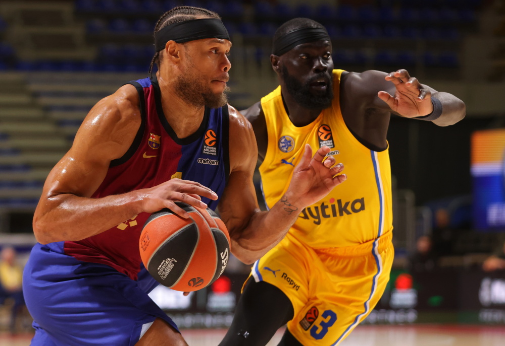 前热火助教爆料莱利曾威胁某超级球星：宁可以交易你也不解雇他