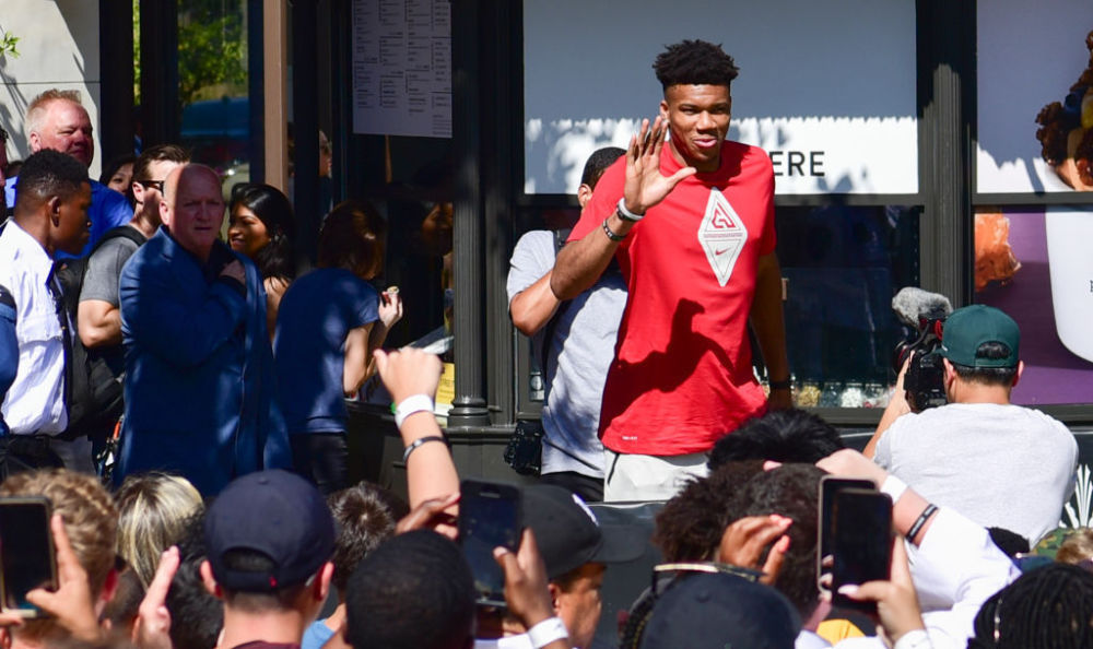 日本职棒：阪神虎队宣布 2026 赛季将由功勋教练回归，主打“机动力”防守棒球