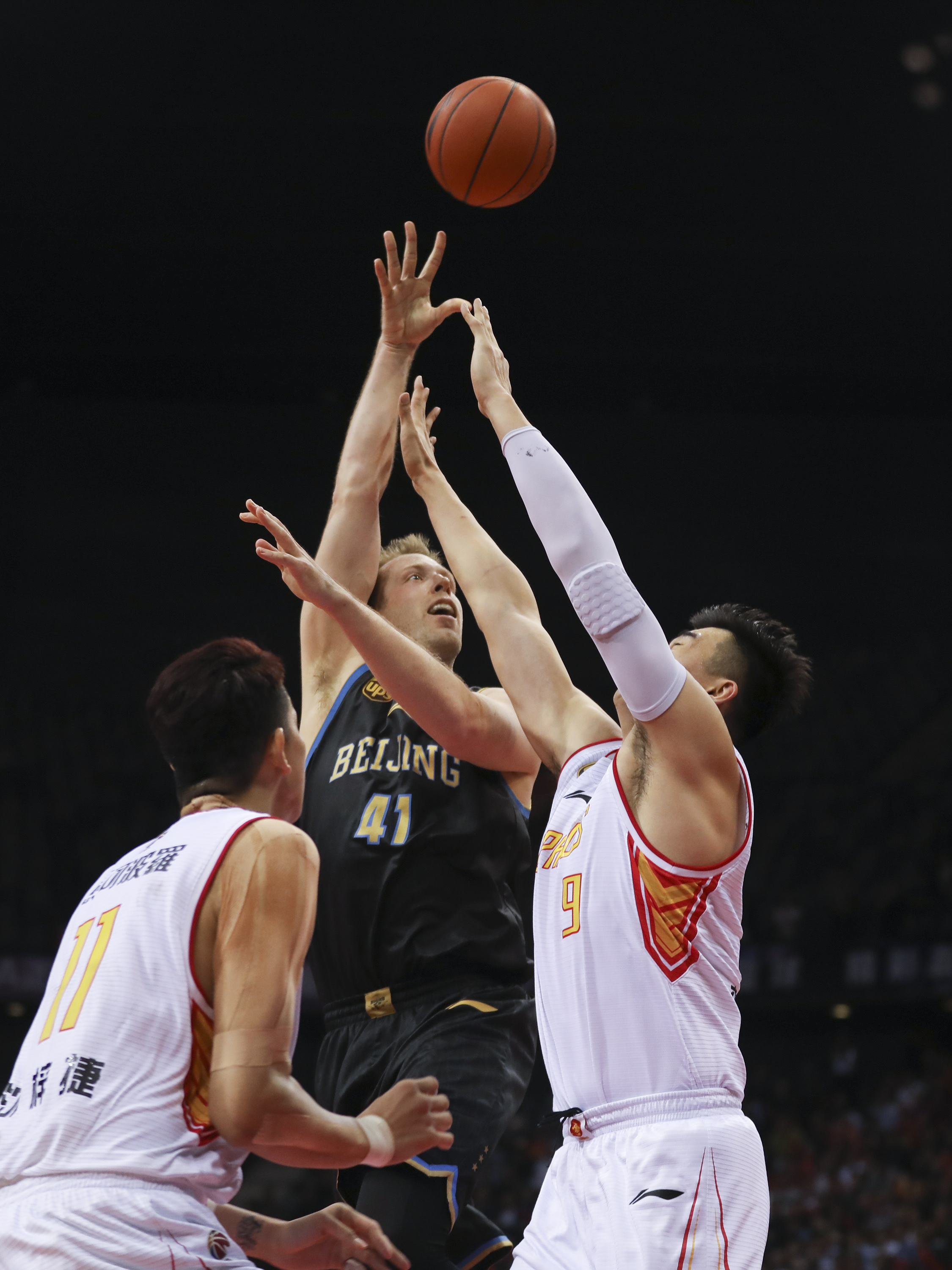 乌尔比希：赛前4个半小时得知自己会首发；时刻准备为球队效力