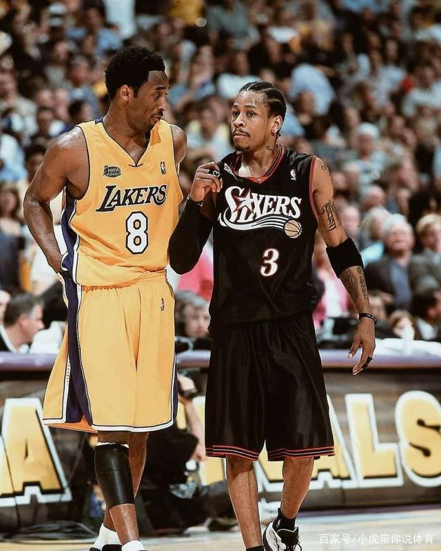 那不勒斯官方：洛博特卡在意杯赛前热身时左腿后胫肌拉伤