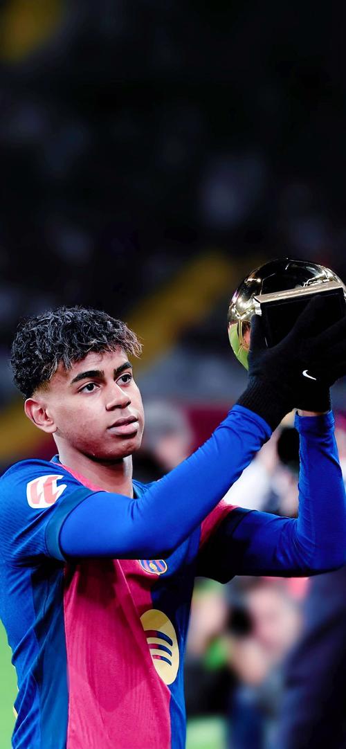 八村塁：我是用两年前湖人赢得首届NBA杯的奖金买的车