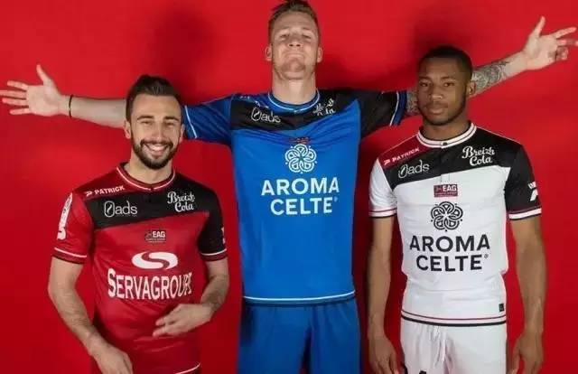 约基奇三双引领，掘金主场以 127-117击退雄鹿