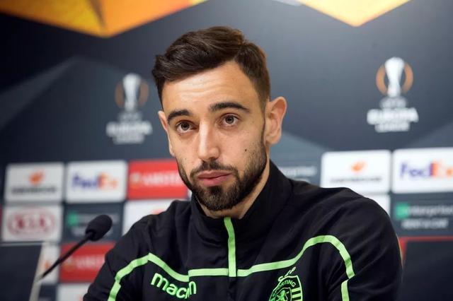 2016 年回顾：大卫·欧提兹在最后一次客场造访洋基球场时获赠签名基地板
