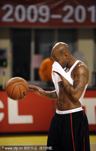 赵继伟缺阵！辽宁客场苦战同曦，威尔斯王岚嵚合砍45分豪取2连胜＂