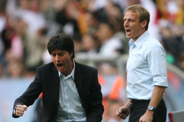 足球世界杯官方公布首批裁判名单，引发讨论